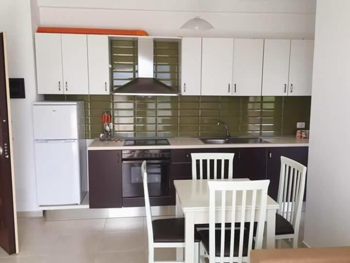 Migi Residence Драч Екстериор снимка